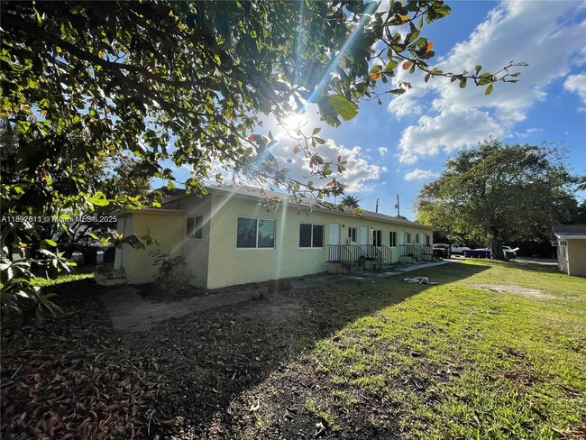 Primary Photo - 8321 NE Miami Ct