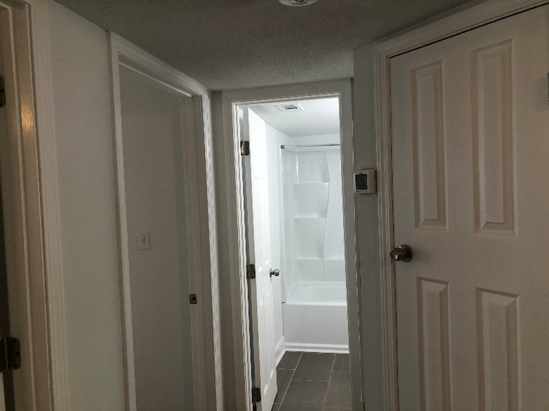 Building Photo - 209 Green Acres Rd