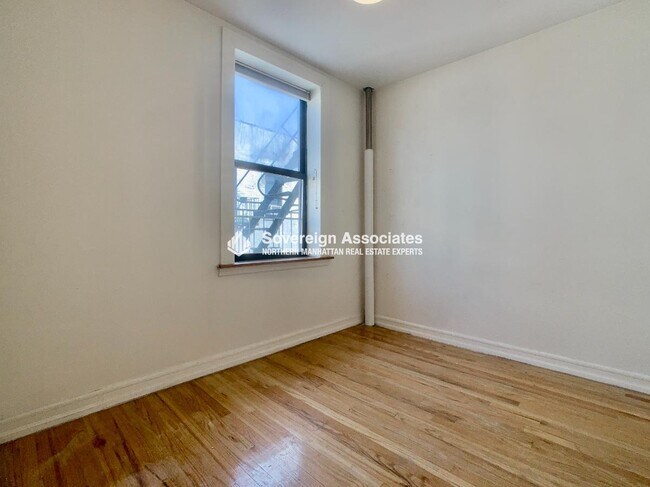 Building Photo - 183 Pinehurst Avenue