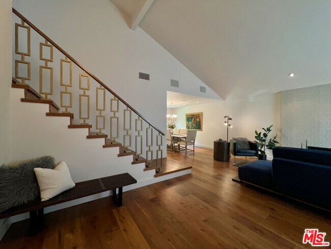 Building Photo - 6435 Innsdale Dr