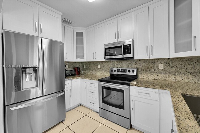 Building Photo - 3614 SW 58th Ave