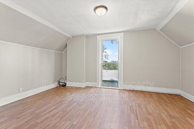 Building Photo - 306 E High St