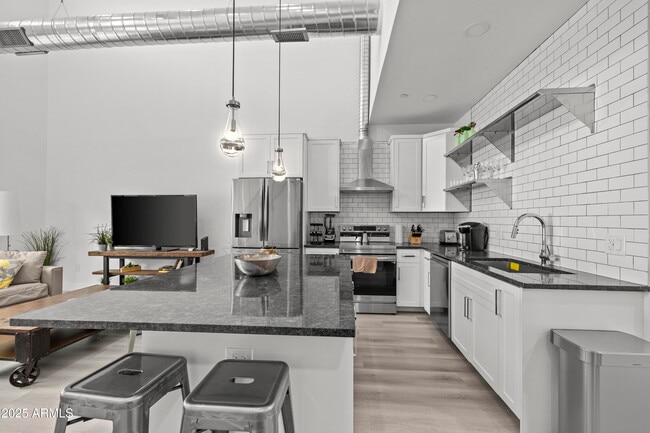 Building Photo - 3130 N 37th St