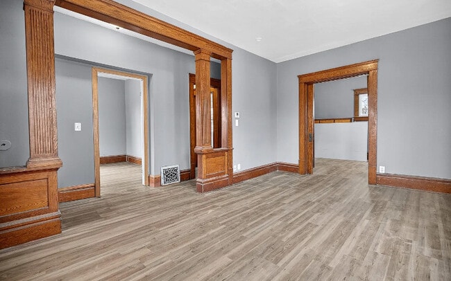 Building Photo - 458 Kling St