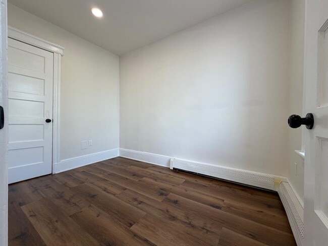 Building Photo - 1918 Kerrigan Ave