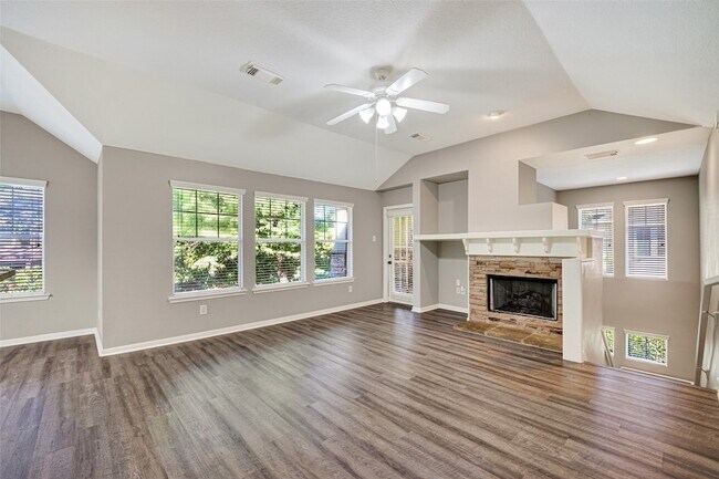 Building Photo - 77 Woodlily Pl