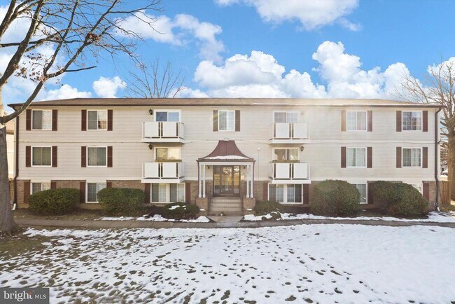 Building Photo - 8385 Brockham Dr