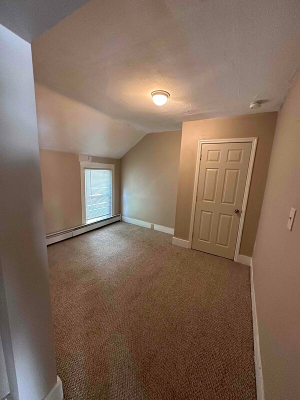 Building Photo - 38 Pine St