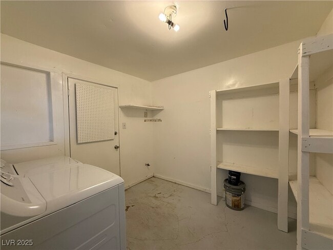 Building Photo - 2721 N Webster St