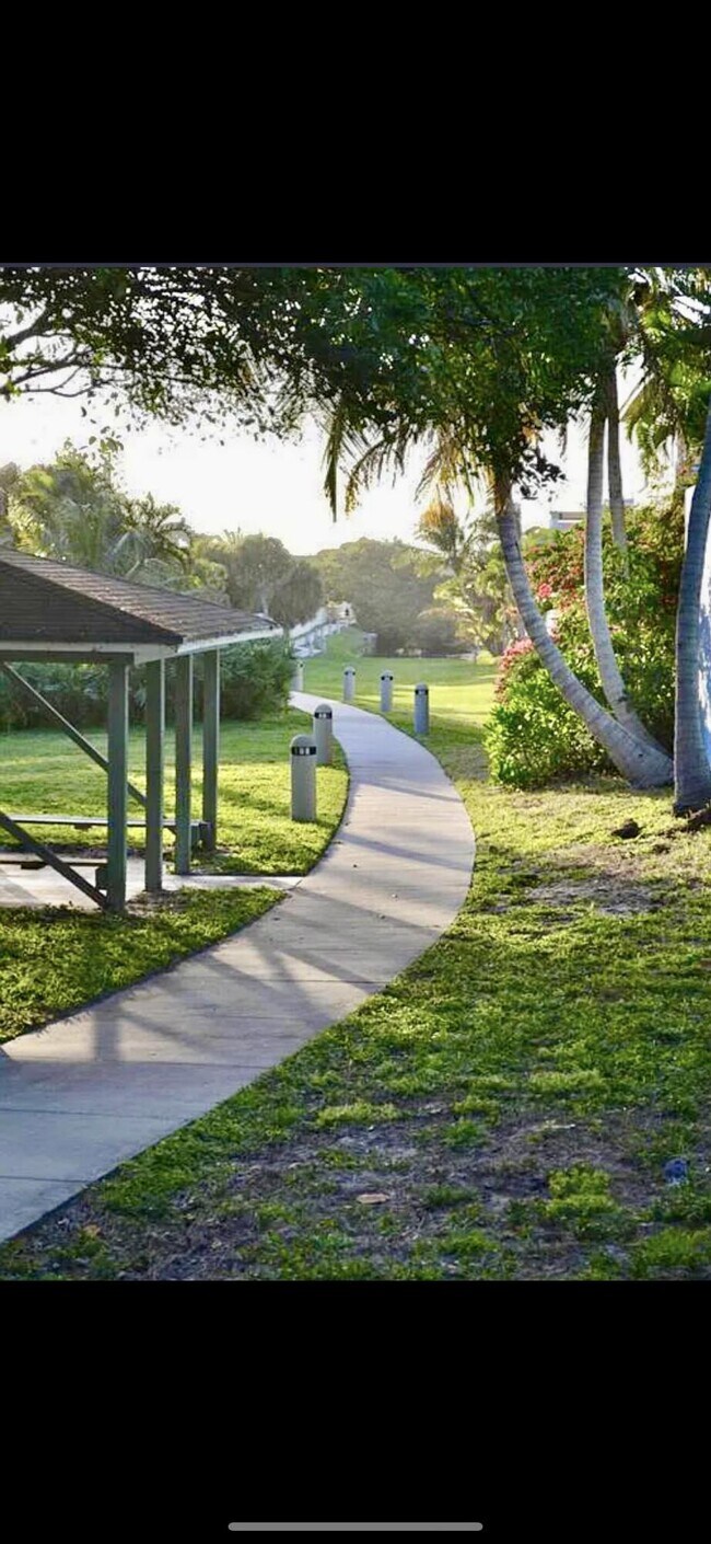 Building Photo - 288 Seabreeze Cir