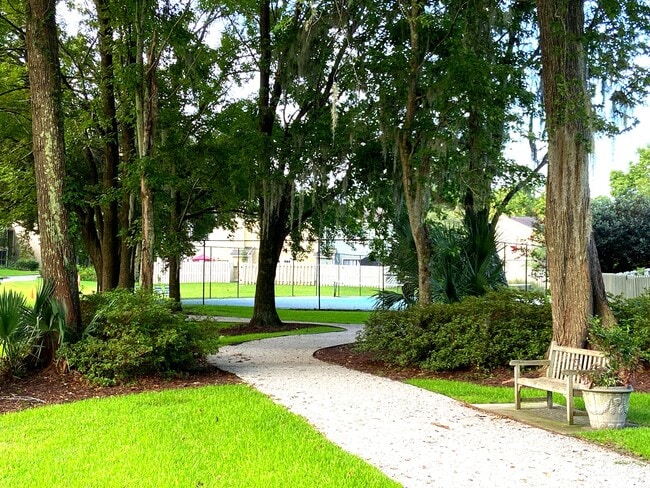 Building Photo - 1809 Parc Vue
