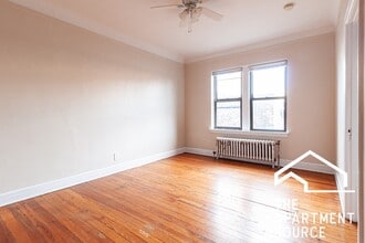 Building Photo - 948 W Cuyler Ave