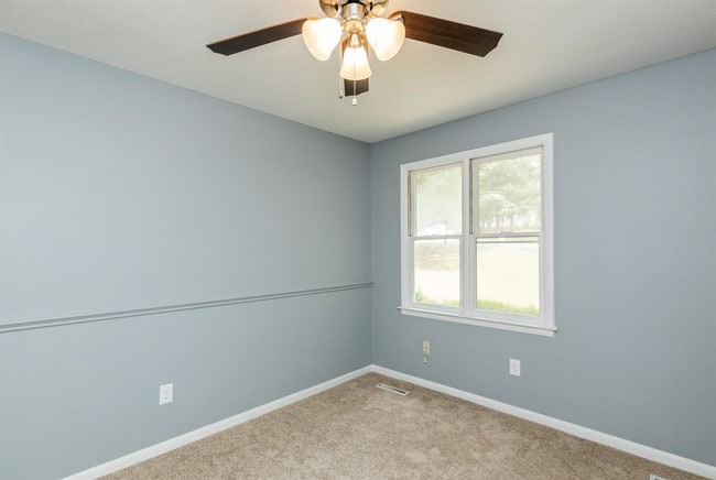 Building Photo - 104 Greenwood Cir