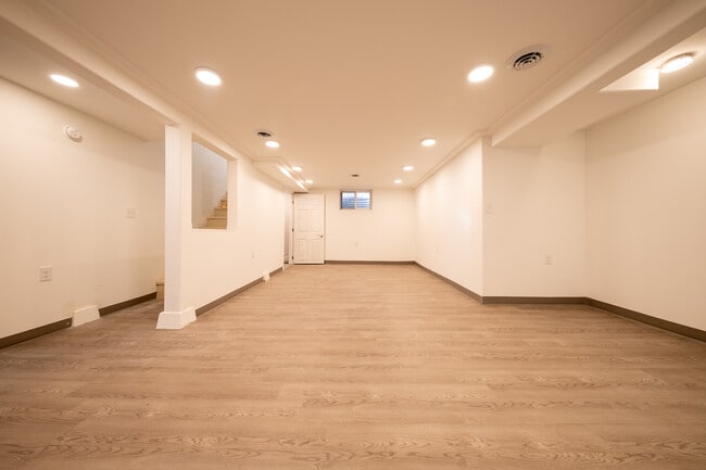 Building Photo - 6045 3rd Ave S