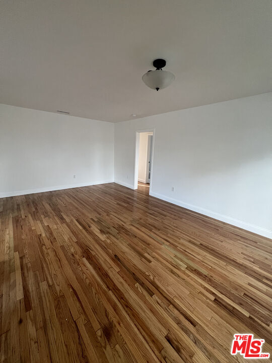 Building Photo - 15605 Berendo Ave