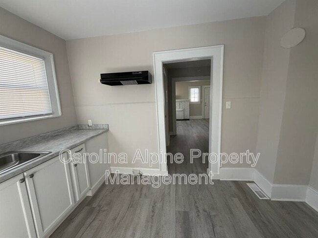 Building Photo - 1621 N Hamilton St