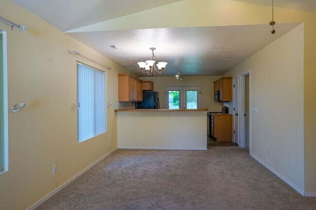 Building Photo - July 1st move in