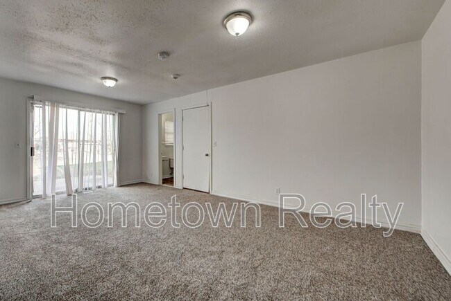 Building Photo - 821 NE 81st St