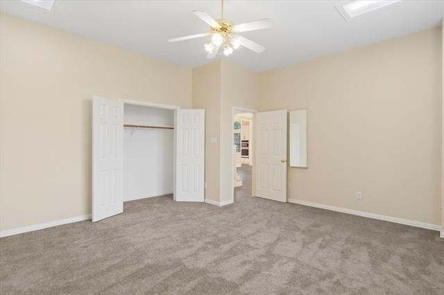 Building Photo - 1404 Parkwood Dr