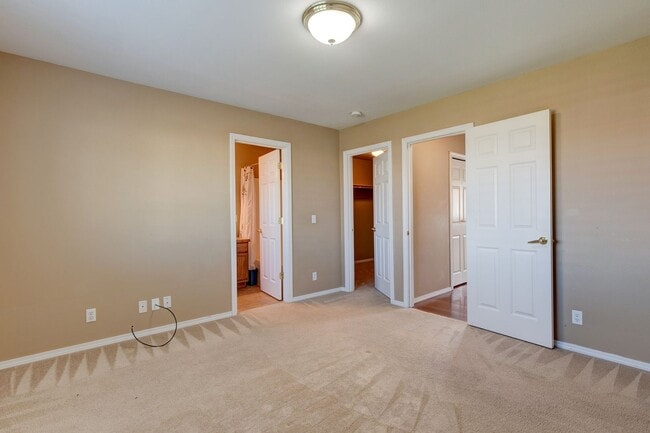 Building Photo - 3 Bedroom 2 Bath Home in Redwing