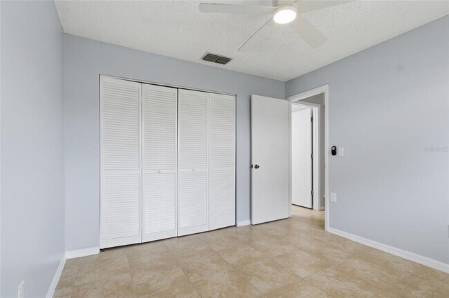 Building Photo - 2701 Countryside Blvd