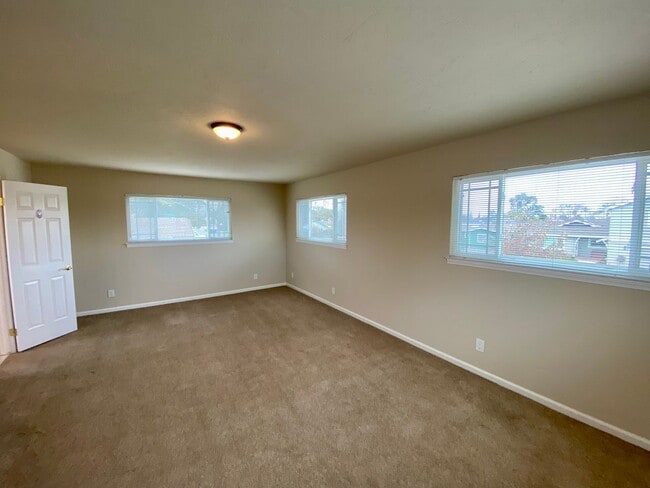 Building Photo - Quiet and Comfortable West San Jose Home