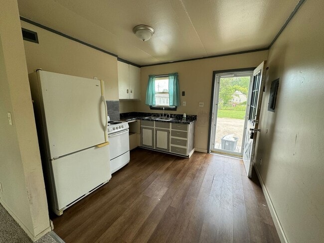Primary Photo - Cute 2BR Apartment