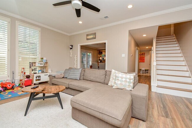 Building Photo - 2600 Nantucket Dr