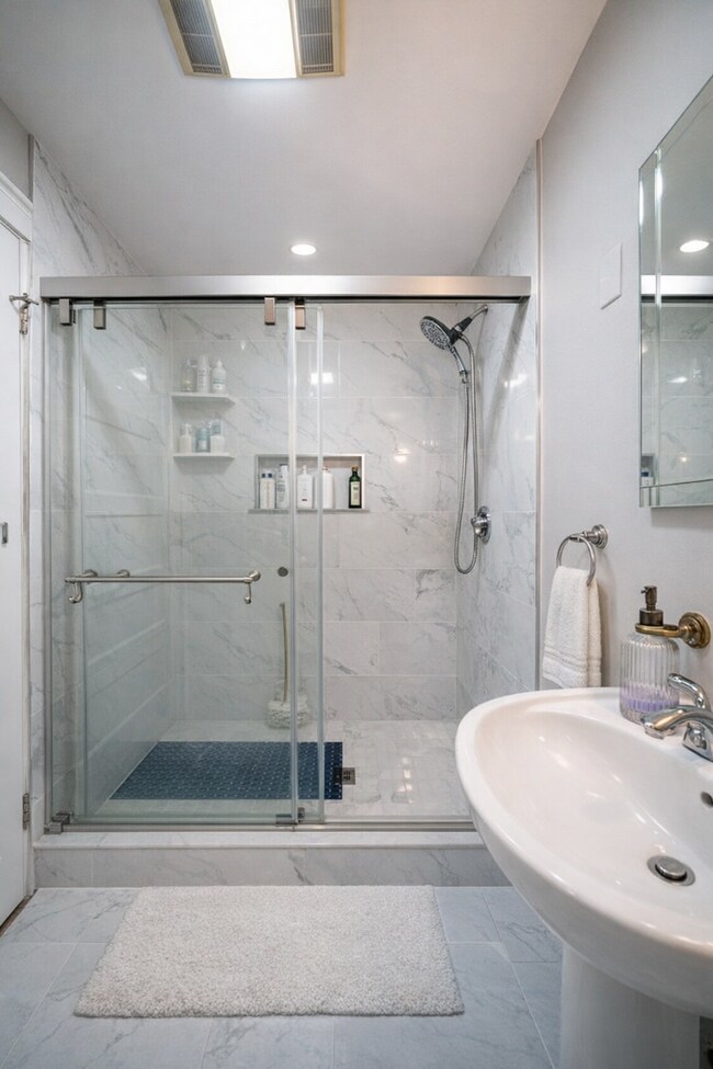 Building Photo - 52 Fenway