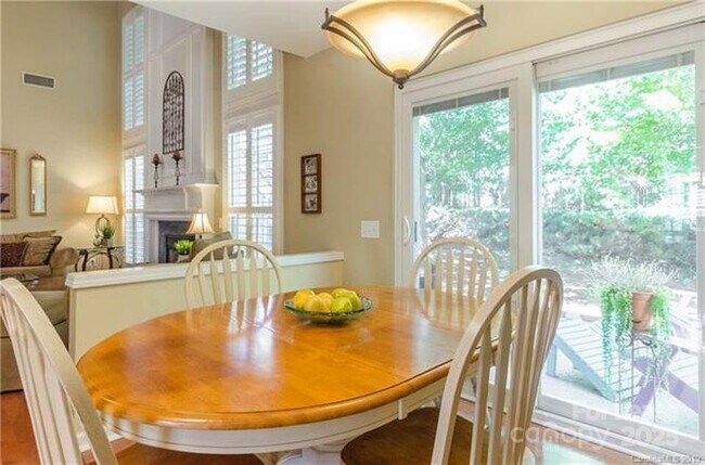 Building Photo - 15132 Edindale Dr