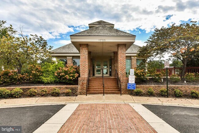 Building Photo - 3600 Paramount Rd
