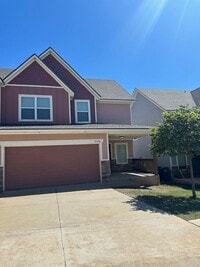 Building Photo - Beautiful 2 Story Duplex - Edmond Schools - Open Concept