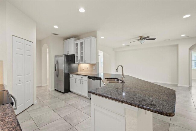Building Photo - 12133 SW Aventino Dr