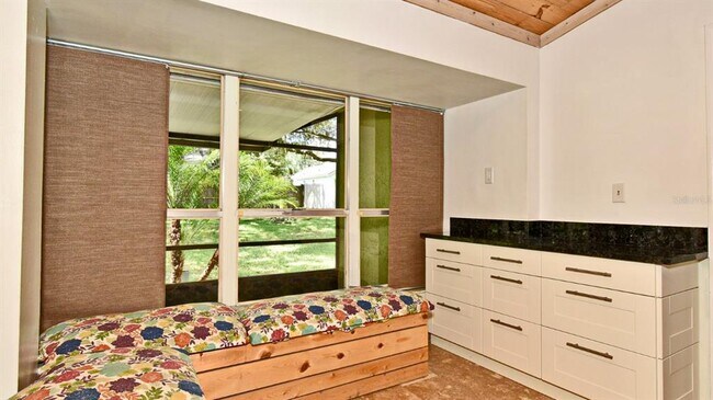 Building Photo - 8924 Angelica Dr