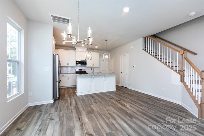 Building Photo - 2550 Lydia Ave