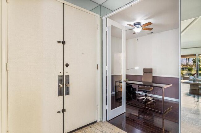 Building Photo - 142 Lakeshore Dr