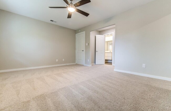 Building Photo - 6607 Capriola Dr