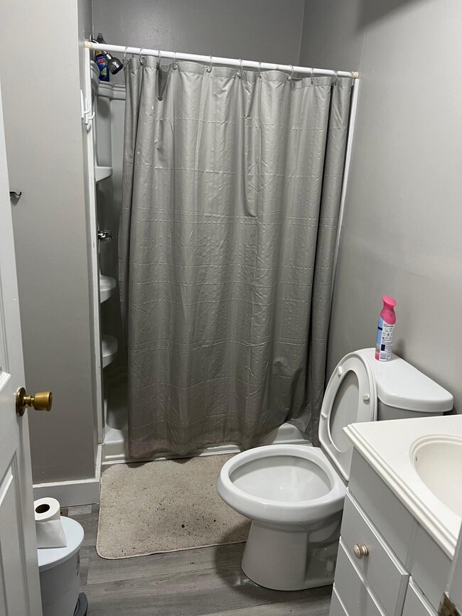 Building Photo - 14 Poplar Rd