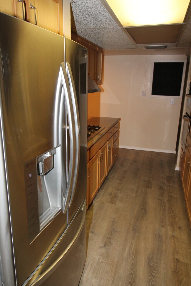 Building Photo - 7932 E Rosewood St