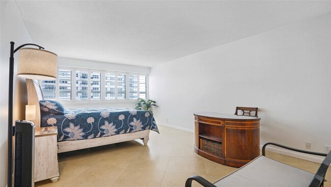 Building Photo - 3430 Galt Ocean Dr