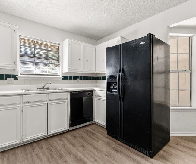 Building Photo - 1727 Ramada Dr