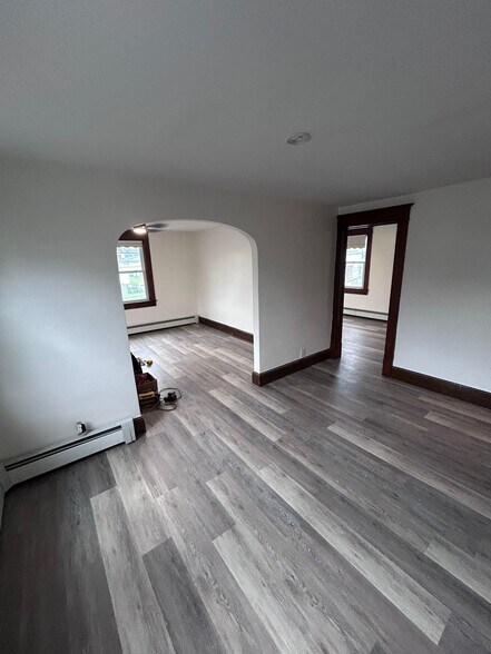 Building Photo - 1295 Reynolds Ave