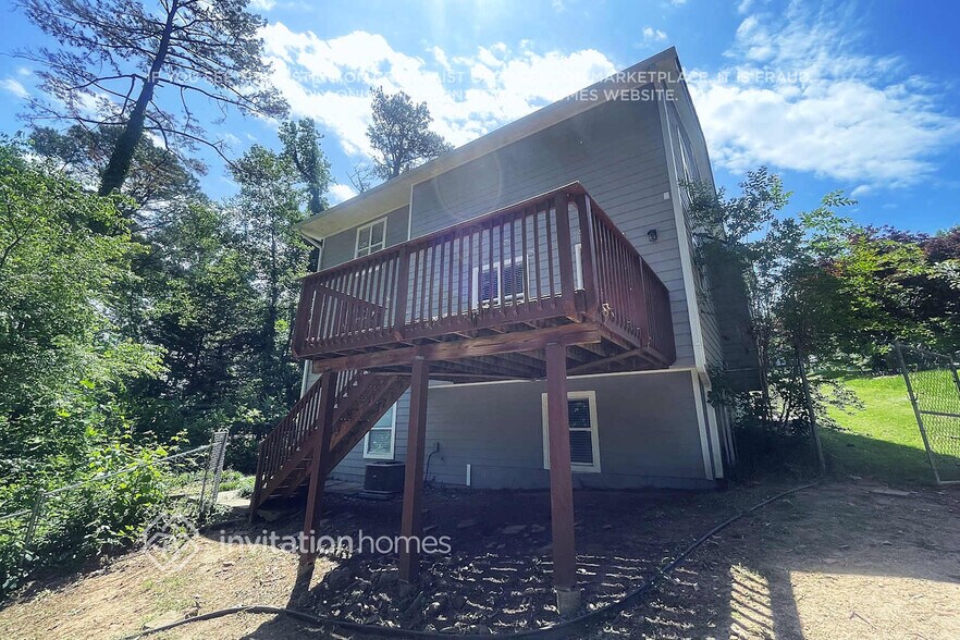 Building Photo - 1136 Norfolk Dr NW