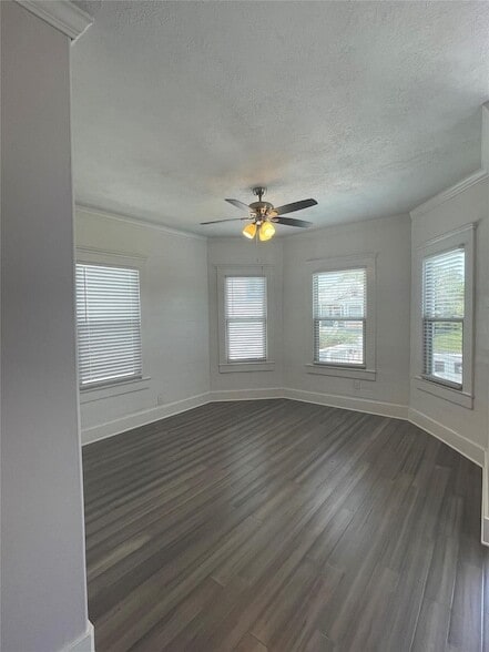 Building Photo - 1323 Avenue M