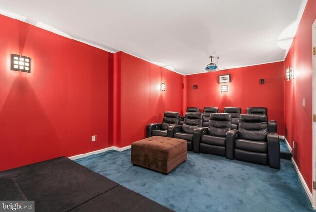 Building Photo - 4924 Berkshire Woods Dr