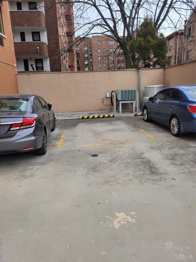 Building Photo - 143-20 Hoover Ave