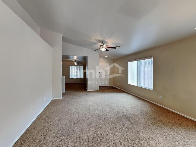 Building Photo - 11337 W Lincoln St