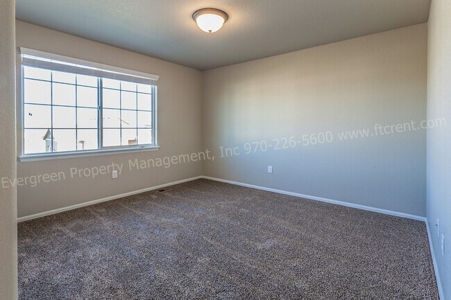 Building Photo - 570 Lapis Pl