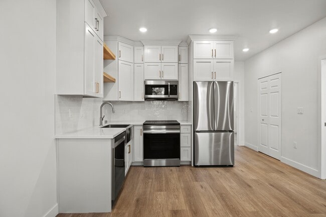 Building Photo - 5008 P St