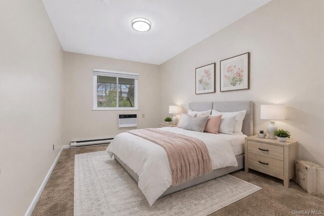 Building Photo - 914 Old Country Rd